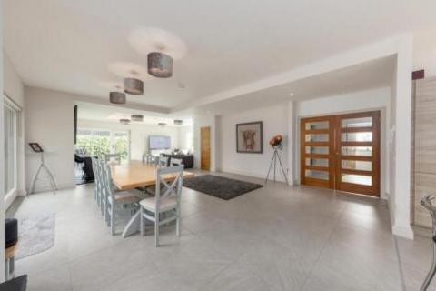 4 bedroom detached house for sale, Rosewell EH24