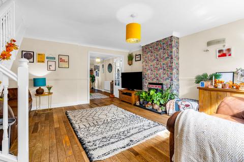 3 bedroom semi-detached house for sale, Southall Close, Ware SG12