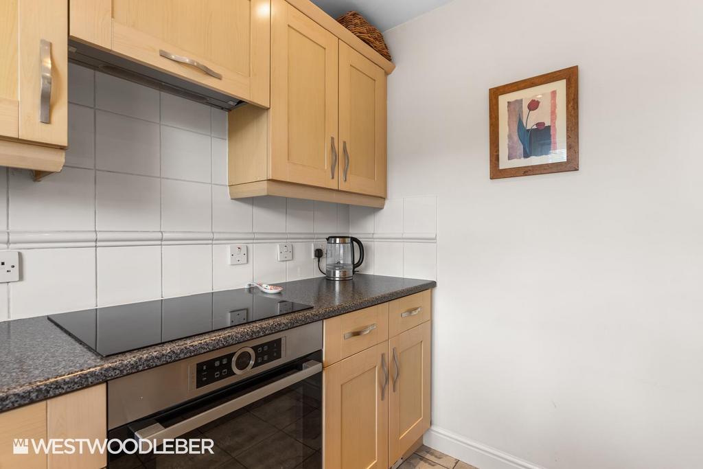 Plomer Avenue 15.jpg