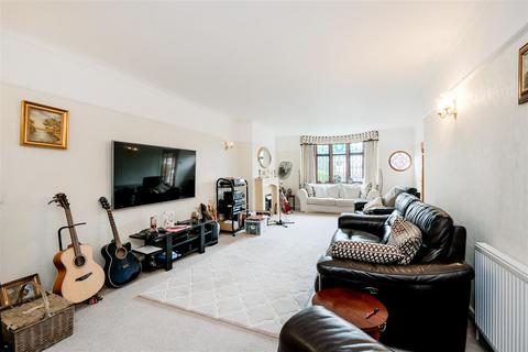 undefined, Dale View Crescent, North Chingford