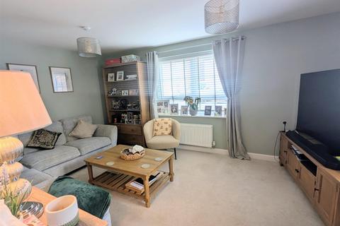 3 bedroom detached house for sale, Halifax Road, Fernwood