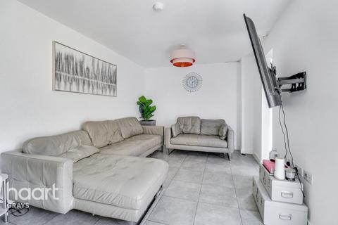 4 bedroom detached house for sale, Devonshire Close, Grays