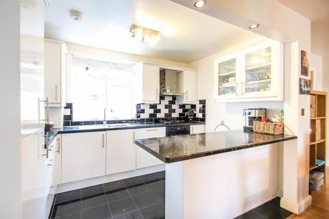 undefined, Upper Farm Road, West Molesey KT8
