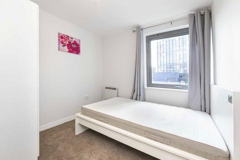2 bedroom flat for sale, Victoria Road, London W3