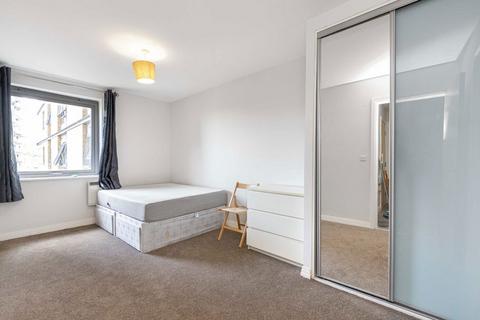 2 bedroom flat for sale, Victoria Road, London W3