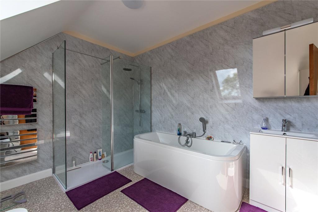 En Suite Bathroom