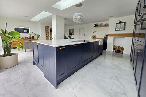 71 Callington Road, Saltash, PL12 6DZ
