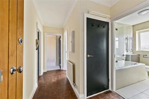33 Kenmore Close, Richmond, TW9 3JG