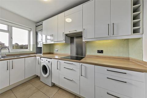 33 Kenmore Close, Richmond, TW9 3JG