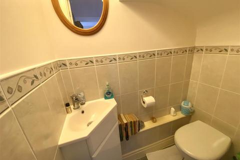 202 Waltham Way, London, E4 8AW