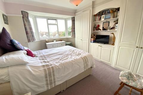 202 Waltham Way, London, E4 8AW