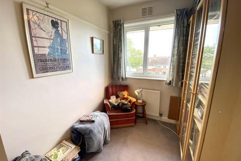 202 Waltham Way, London, E4 8AW