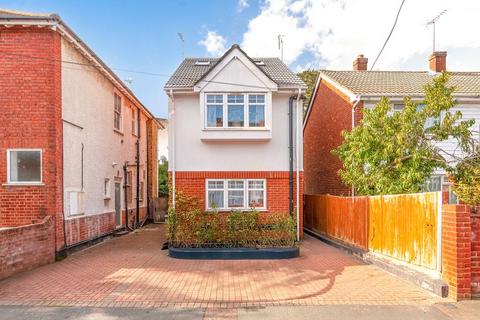 4 bedroom detached house for sale, Mildred Avenue, Hertfordshire WD18