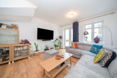 4 bedroom detached house for sale, Mildred Avenue, Hertfordshire WD18