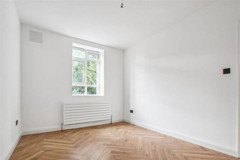 Flat 7, Knight House Huntsman Street, London, SE17 1QN