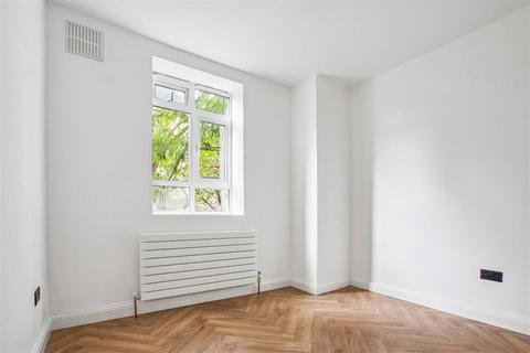 Flat 7, Knight House Huntsman Street, London, SE17 1QN