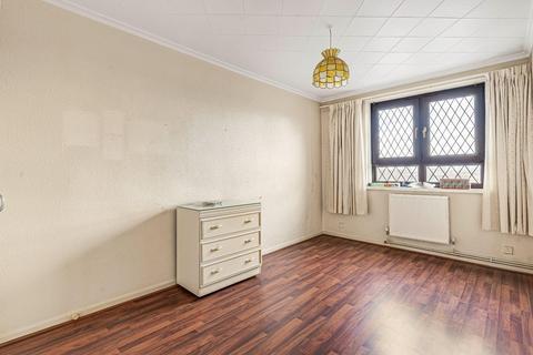 2 bedroom flat for sale, Elmington Estate, London, SE5