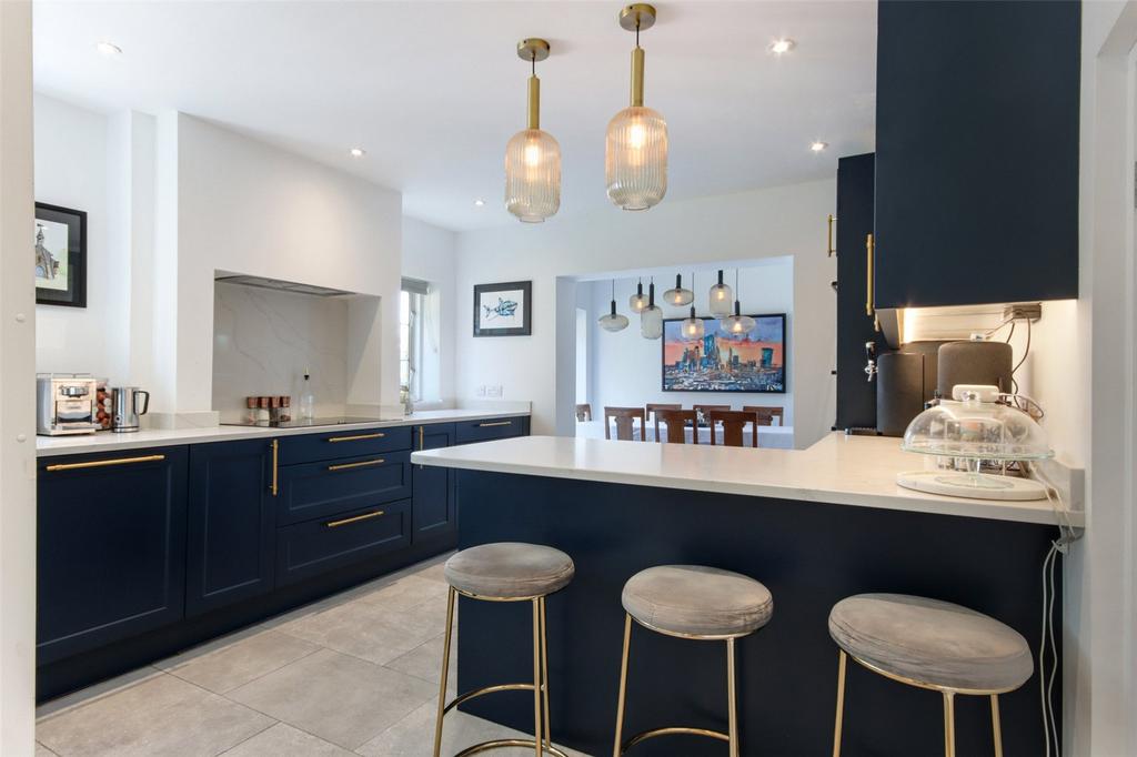 Kitchen/Breakfast Rm