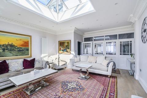 22 Fairfields Close, London, NW9 0PH