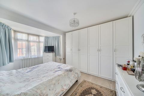 22 Fairfields Close, London, NW9 0PH