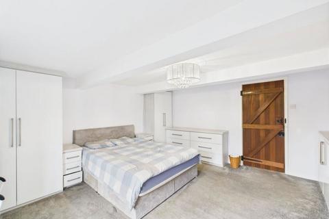 4 bedroom cottage for sale, Markland Hill, Bolton, Greater Manchester, BL1 5EQ