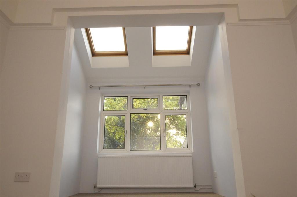 Lounge 4.JPG