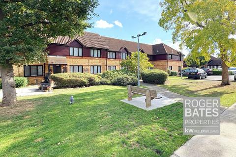 undefined, Oakwood Grove, Wickford Avenue, Basildon, SS13
