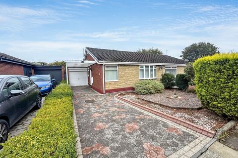 2 bedroom bungalow for sale, Windsor Close, Whickham, Newcastle upon Tyne, Tyne and Wear, NE16 5SX