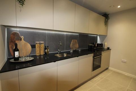2 bedroom apartment to rent, City Gardens