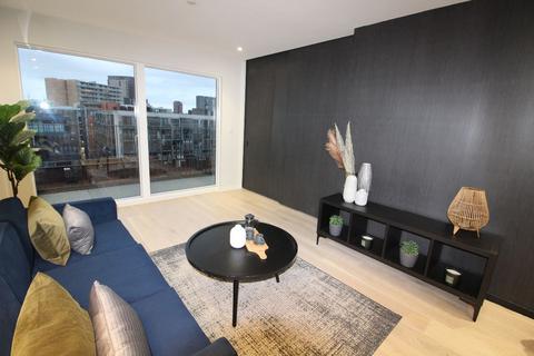 2 bedroom apartment to rent, City Gardens