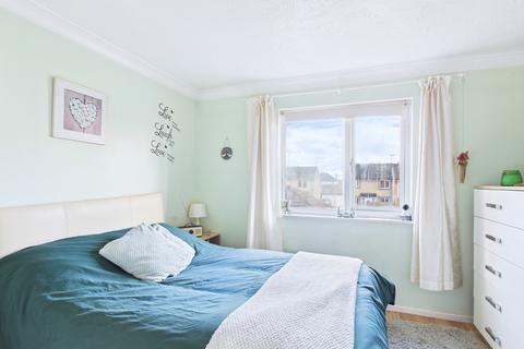 4 Archer Close, Swindon, SN2 7XH