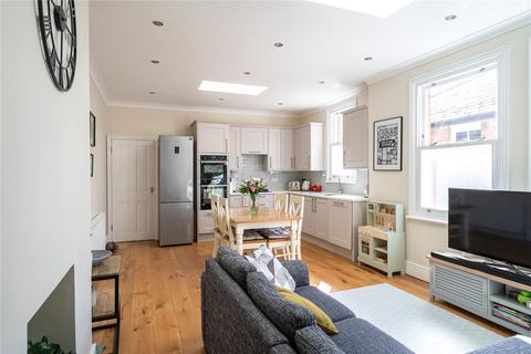3 bedroom maisonette for sale, Harborough Road, London, SW16