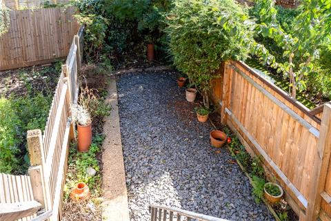 3 bedroom maisonette for sale, Harborough Road, London, SW16