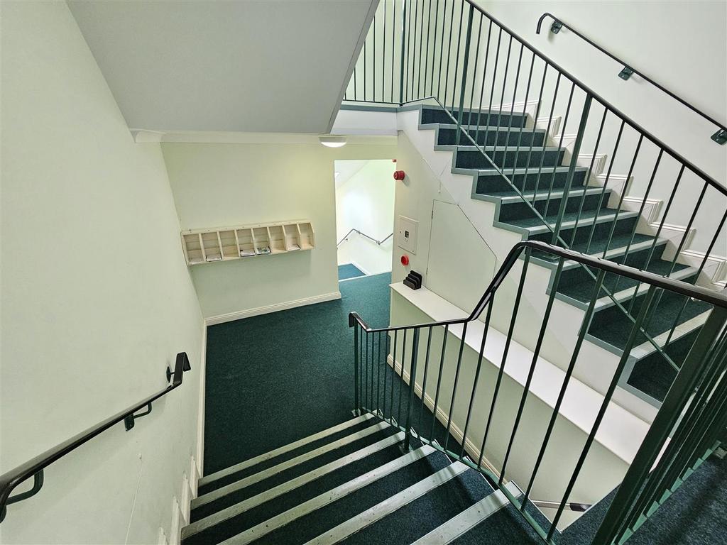 Communal Lobby.jpg