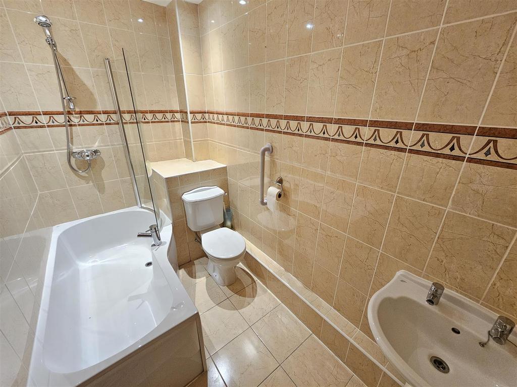 Bathroom.jpg