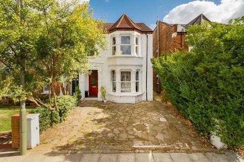 Long Lane, London N3