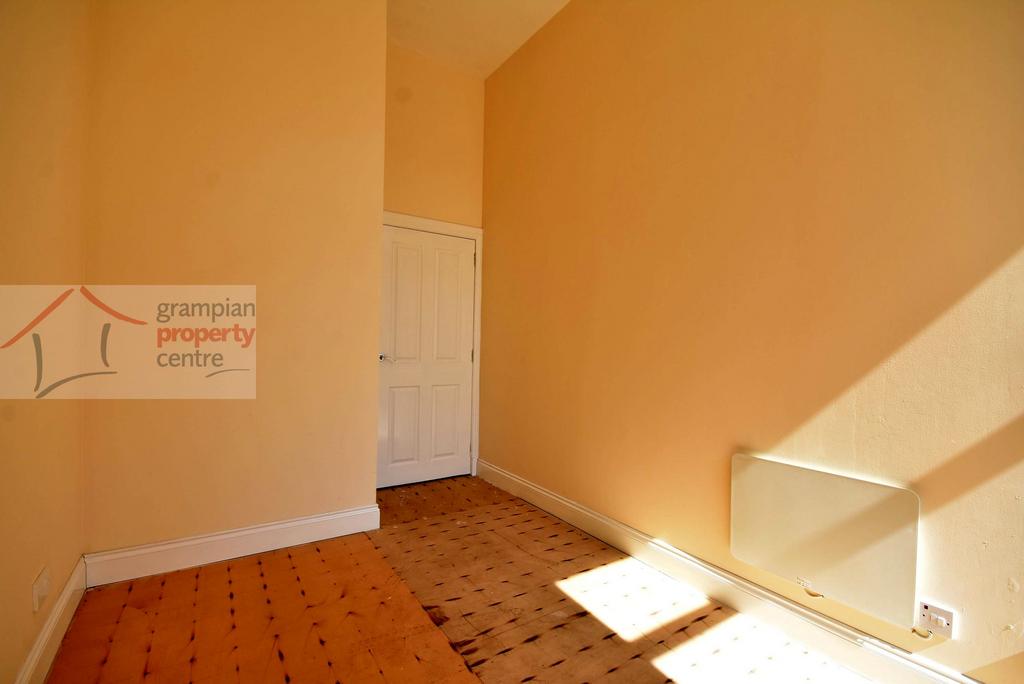 1a Bedroom 2nd .JPG