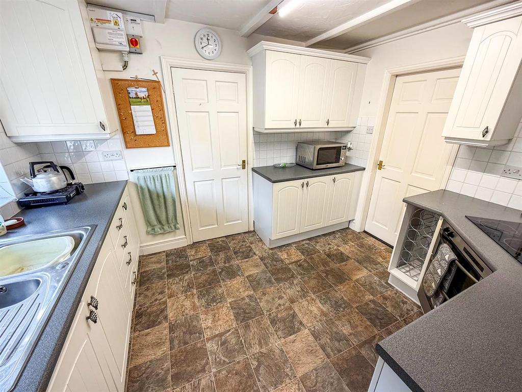 Kitchen Additional Photograph