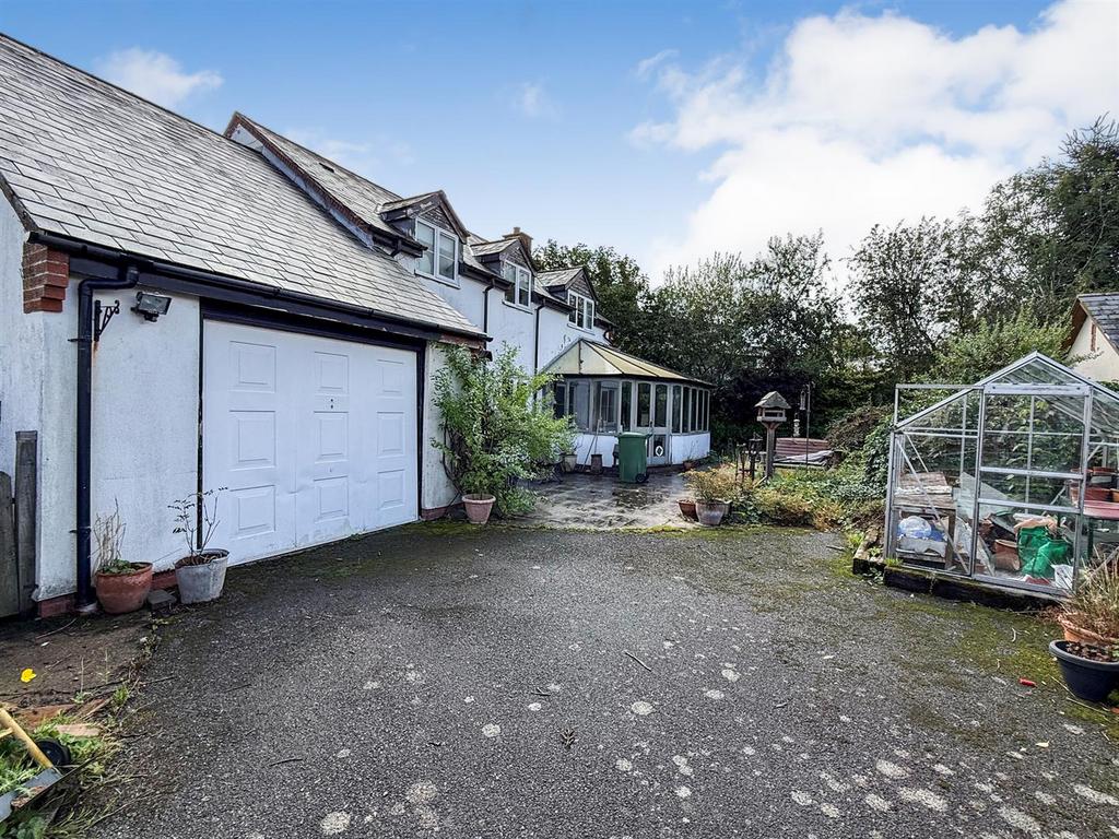 Integral Garage