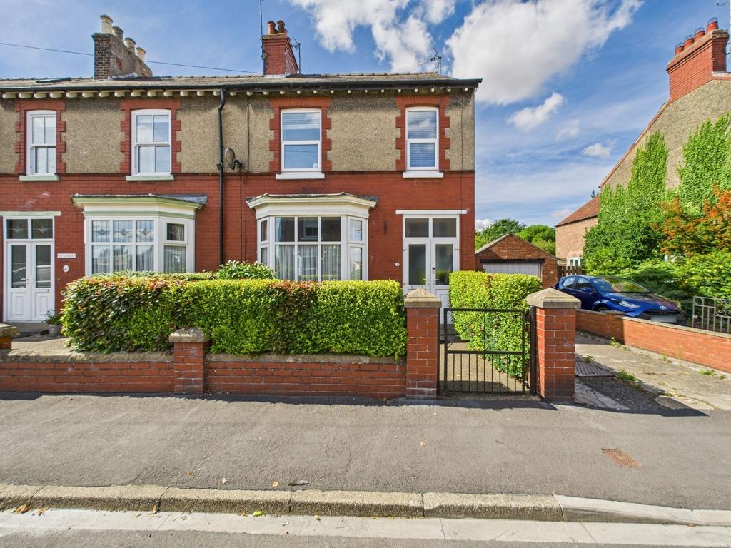 4 Bedroom End Terrace- For Sale