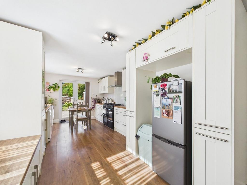 Kitchen/Dining Area