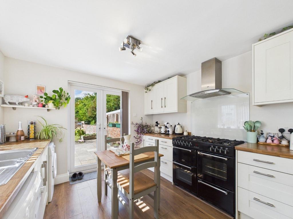 Kitchen/Dining Area