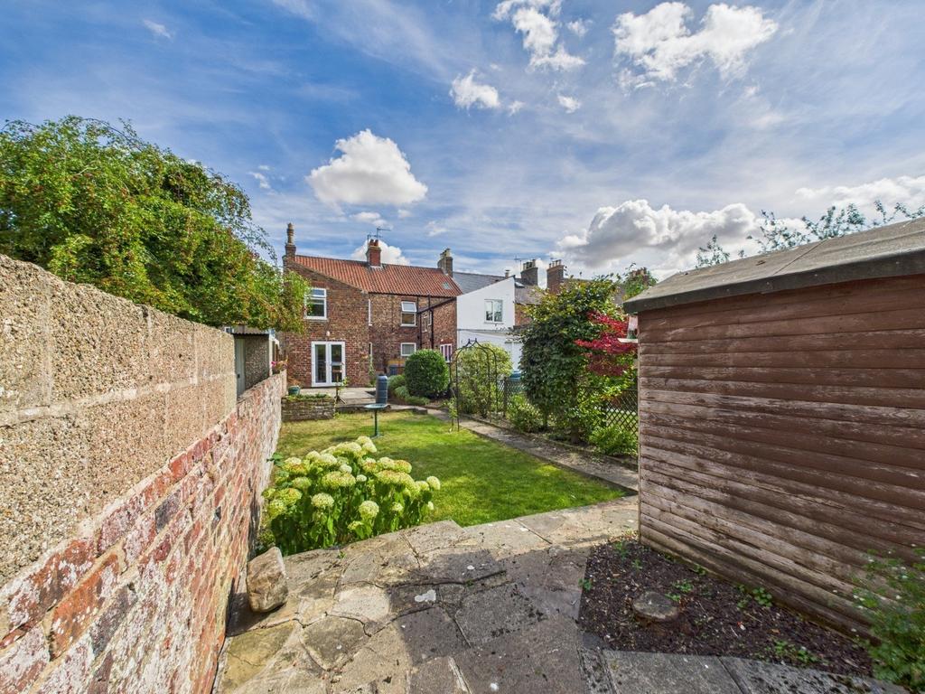 4 Bedroom End Terrace- For Sale