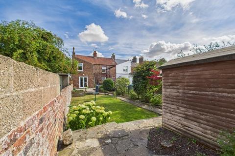4 bedroom end of terrace house for sale, Victoria Road, Driffield, YO25 6TY