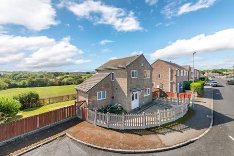 3 bedroom detached house for sale, Thorpes Crescent, Skelmanthorpe, HD8