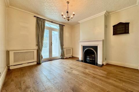 3 bedroom semi-detached house for sale, Benomley Road, Almondbury, Huddersfield, HD5 8LS