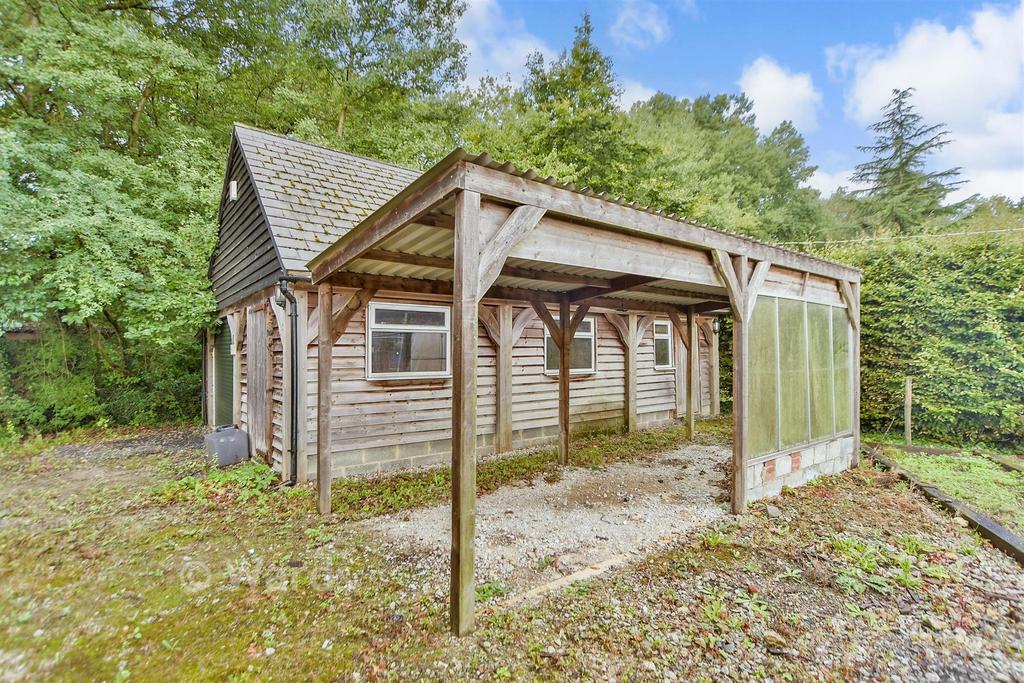 Workshop/Outbuildings
