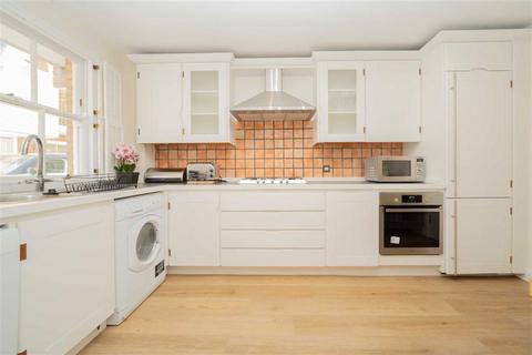 3 bedroom house to rent, Onslow Mews West, London SW7