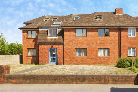 2 bedroom flat for sale, North Lane, Aldershot