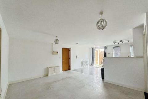 2 bedroom flat for sale, North Lane, Aldershot